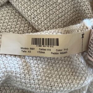 Massimo Dutti Italian Yarn Scoop Neck
sweater